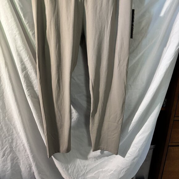 NWT Avia  Women's  Size Large (12-14) Legging. - Picture 2 of 4